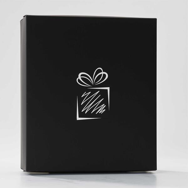 CZARNE PUDEŁKO Z NADRUKIEM (SREBRNY MOTYW)