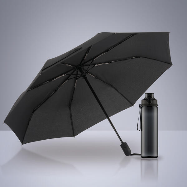 Zestaw na każdą pogodę: butelka z Tritanu i parasol automatyczny